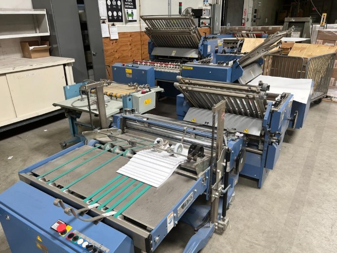 MBO B30 folder with ASP compression stacker